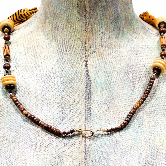 VTG 80's Safari Wood Animal Necklace - Picture 4 of 4